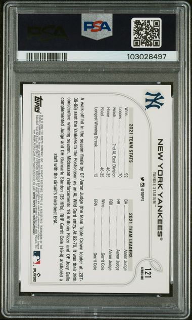 2022 TOPPS COMPLETE SET #121 NEW YORK YANKEES GOLD STAR PSA 10