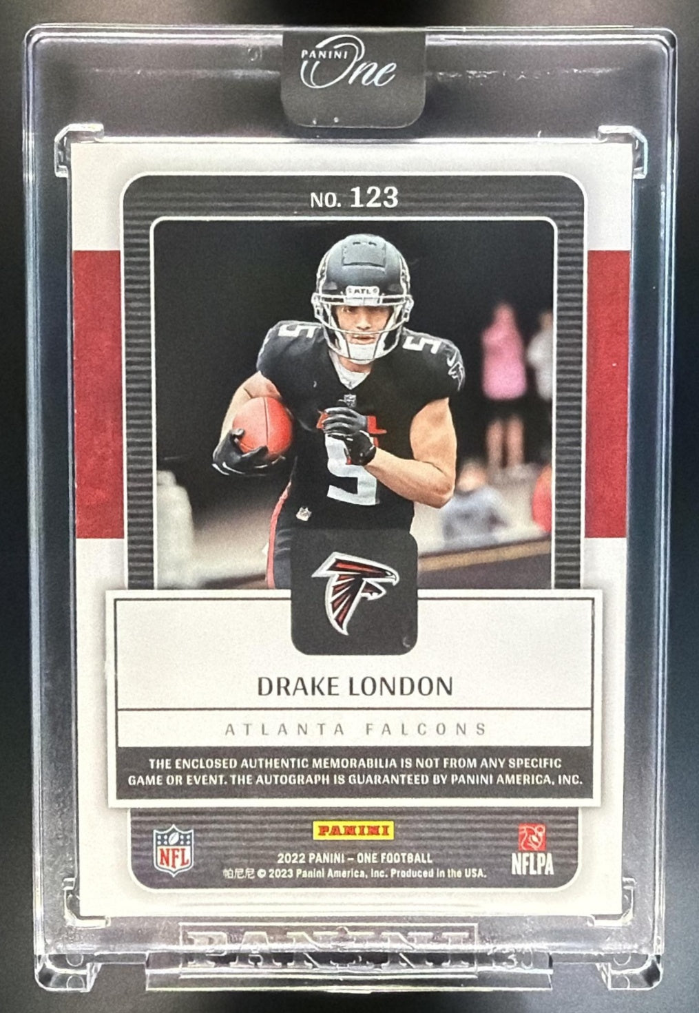2022 Panini One Drake London #123 Blue /49 MEM Auto RC Falcons