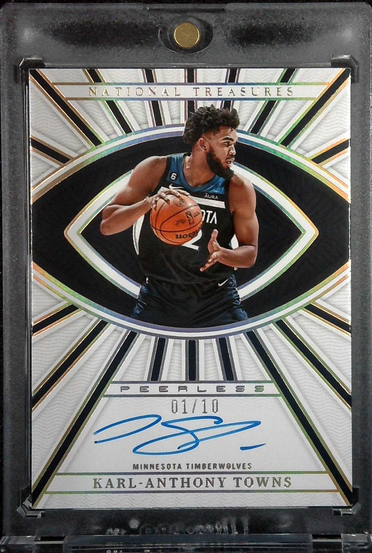 2022-23 Panini National Treasures Karl-Anthony Towns Peerless Gold Auto 1/10
