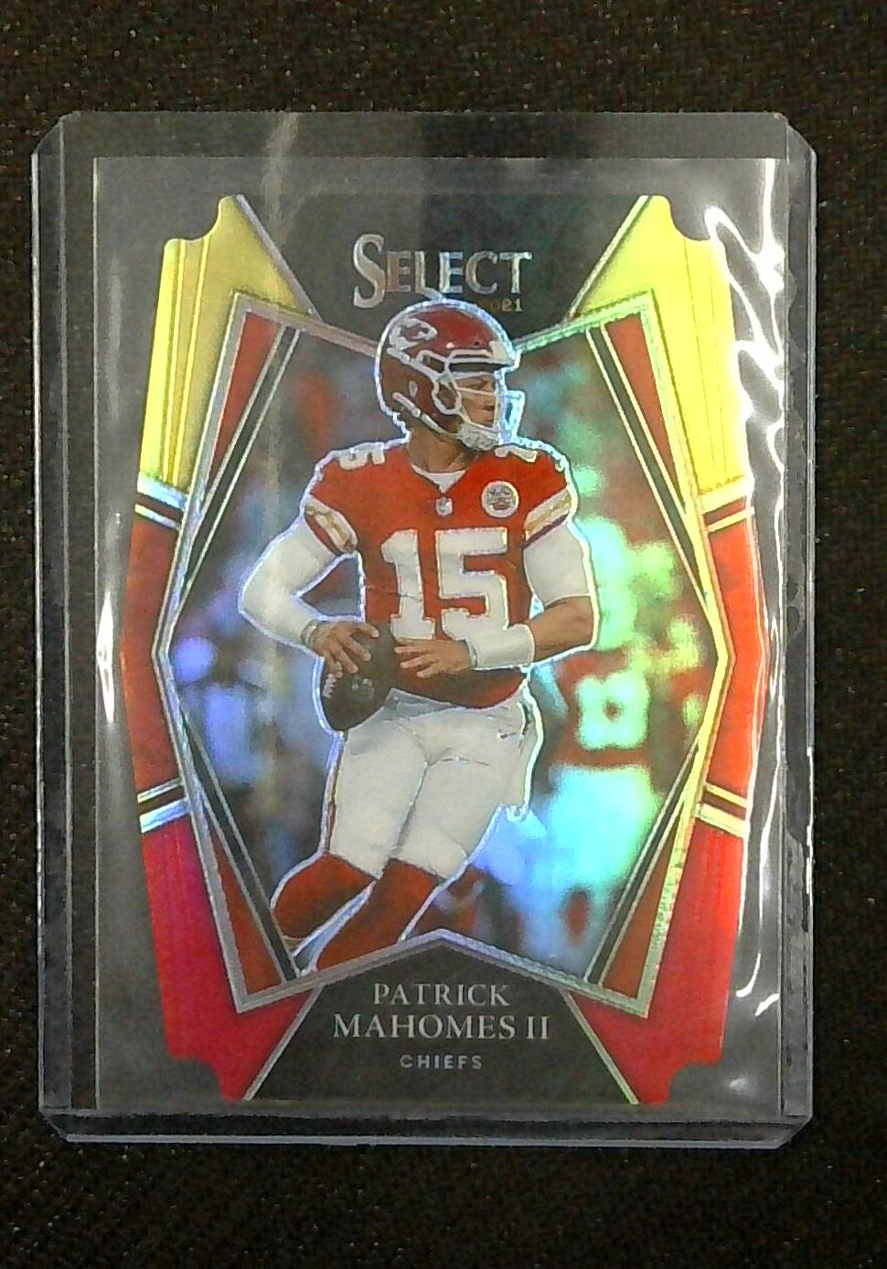 Patrick Mahomes II 2021 Panini Select Premier Level Red Yellow Die Cut #102