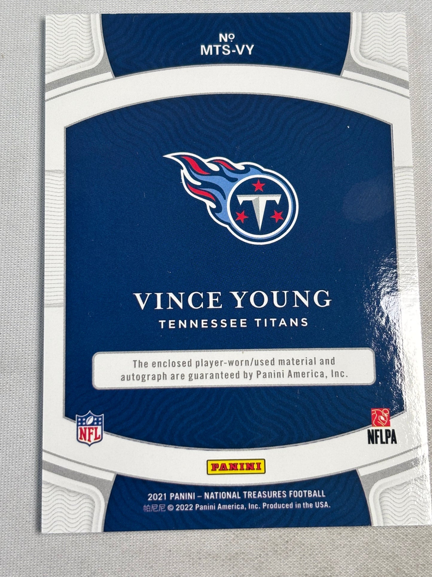 Vince Young 2021 Panini National Treasures Material Treasures Signatures #29 #/49