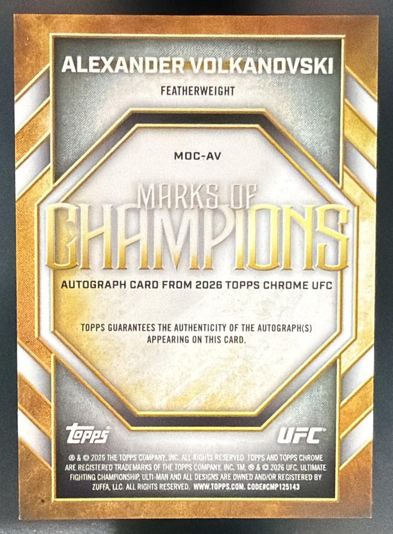 2026 Topps Chrome UFC Alexander Volkanovski Champions Auto Orange Refractor /25 — back