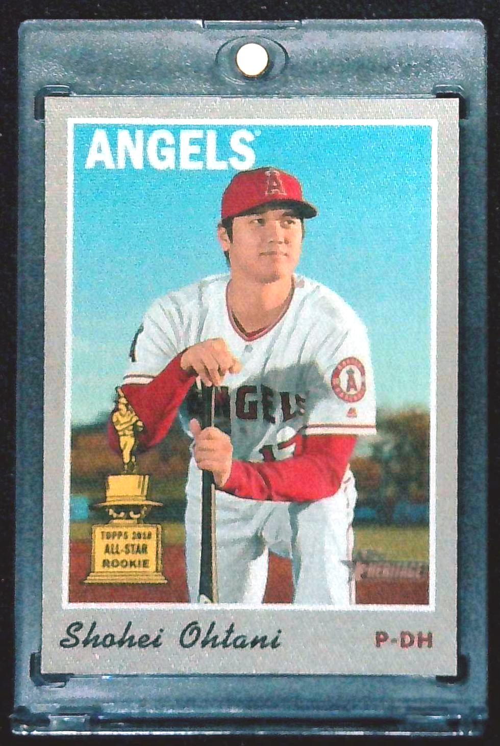 2019 Topps Heritage Shohei Ohtani Cloth Sticker