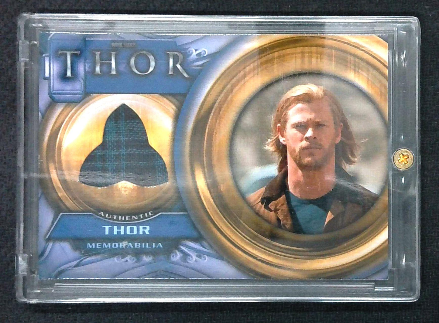 2011 Upper Deck Marvel Thor Movie Memorabilia Card F13 – Chris Hemsworth Costume Relic