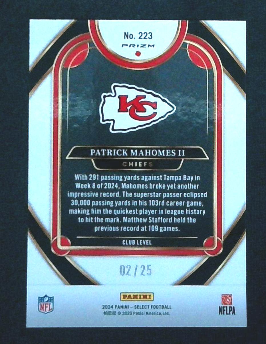 2024 Panini Select Patrick Mahomes Club Level Blue Disco Prizm /25