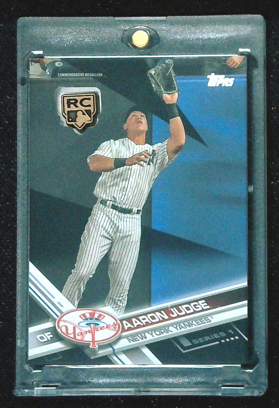 2020 Topps Rookie Card Retrospective Logo Medallions Black /199 Aaron Judge