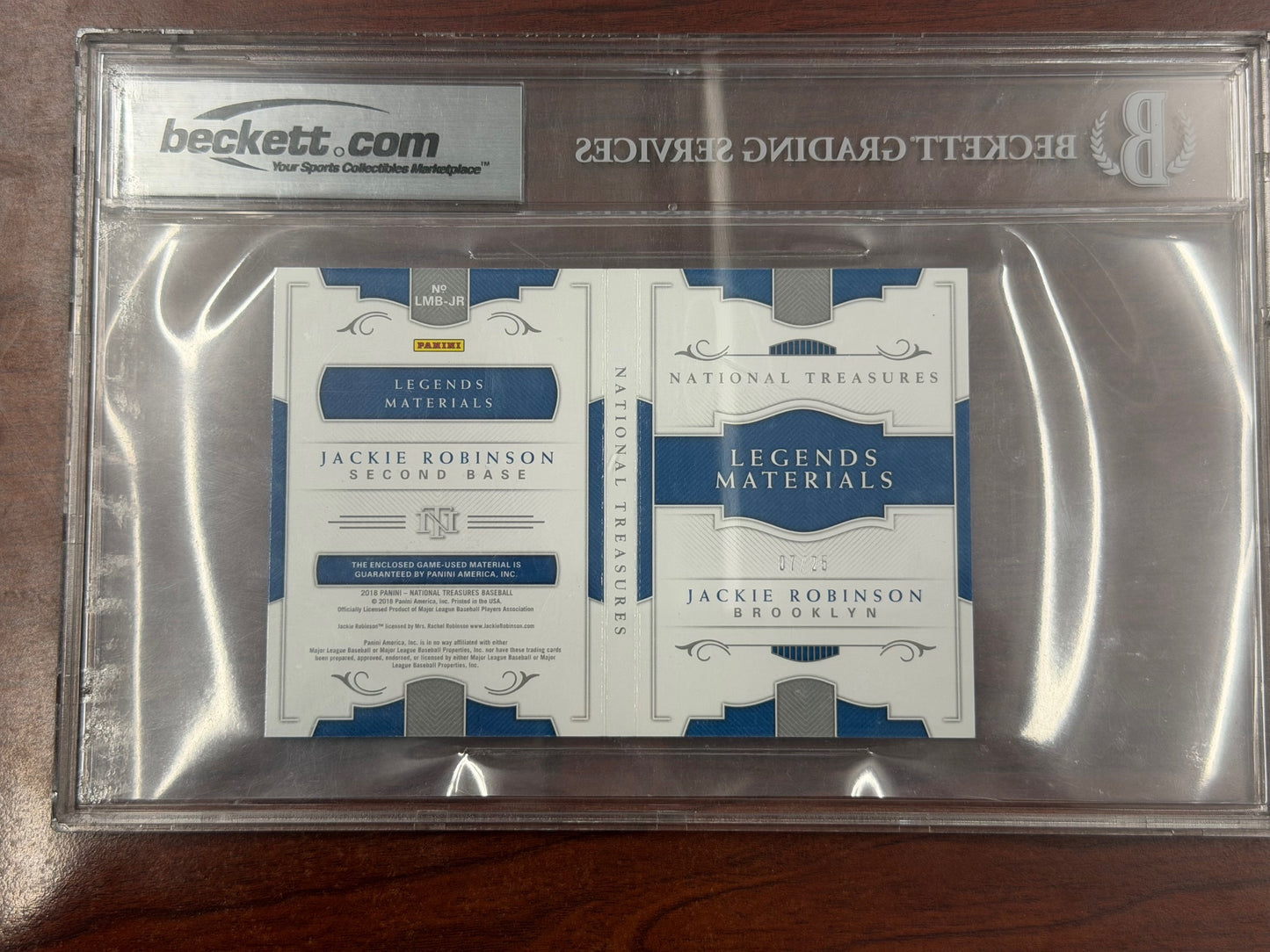 2018 Panini National Treasures Jackie Robinson Legends Materials Booklet /25 BGS 9