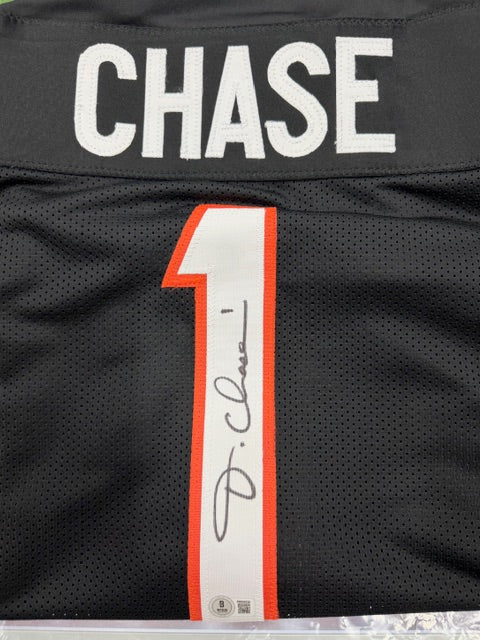 Ja'Marr Chase Signed Black Bengals Jersey – Beckett BAS COA