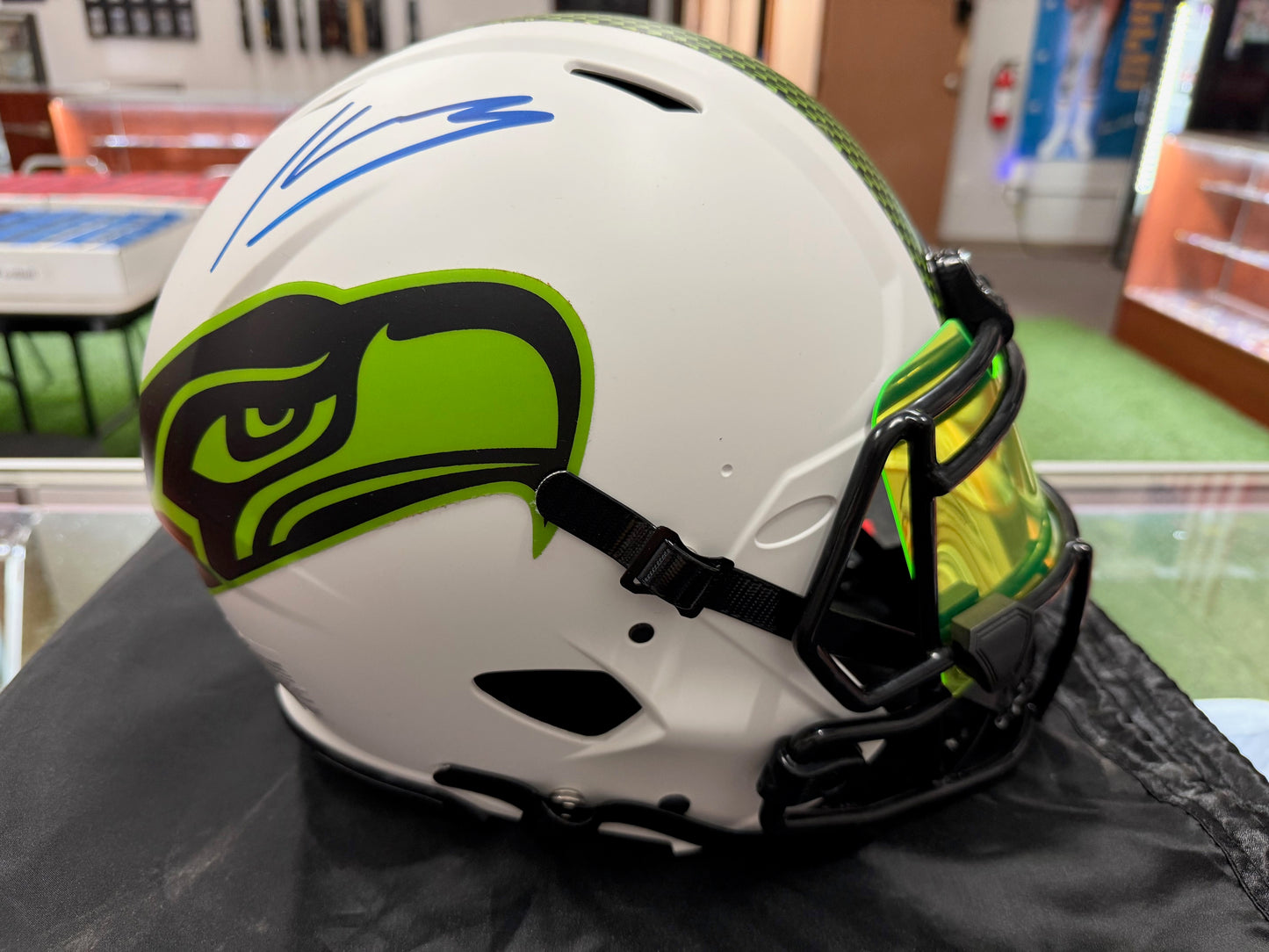 Kenneth Walker III Signed Seahawks Lunar Full Size Authentic Helmet Beckett Witnessed