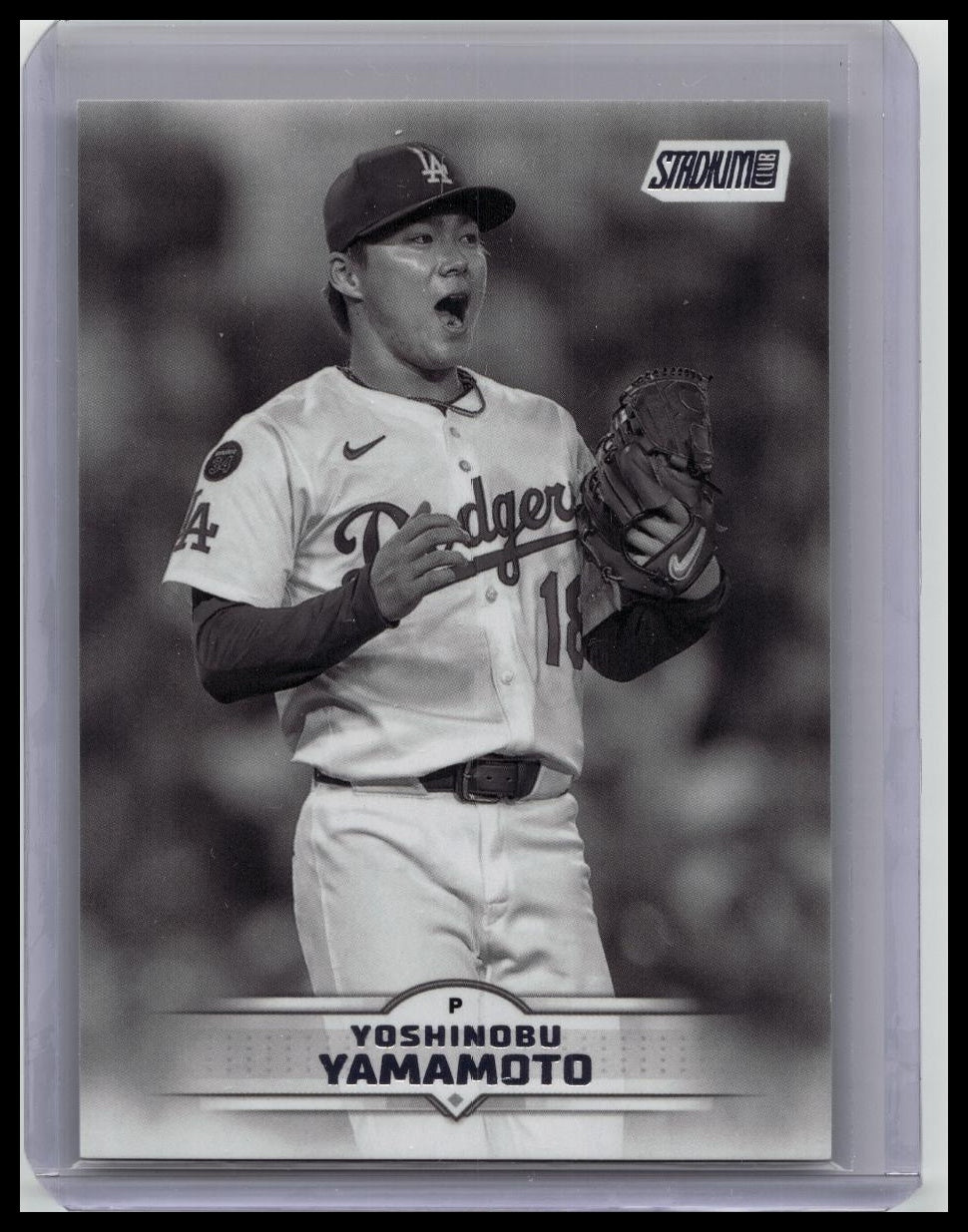 2025 Topps Stadium Club - Yoshinobu Yamamoto #184 Black & White