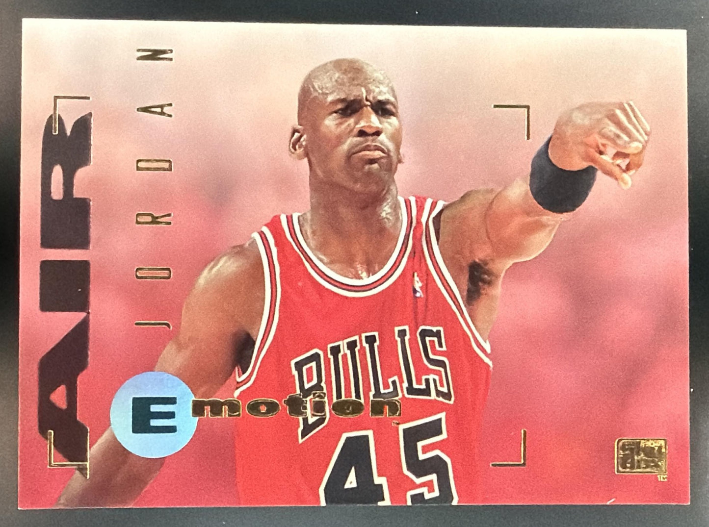 1994-95 Skybox E-Motion Michael Jordan #100 Bulls — front