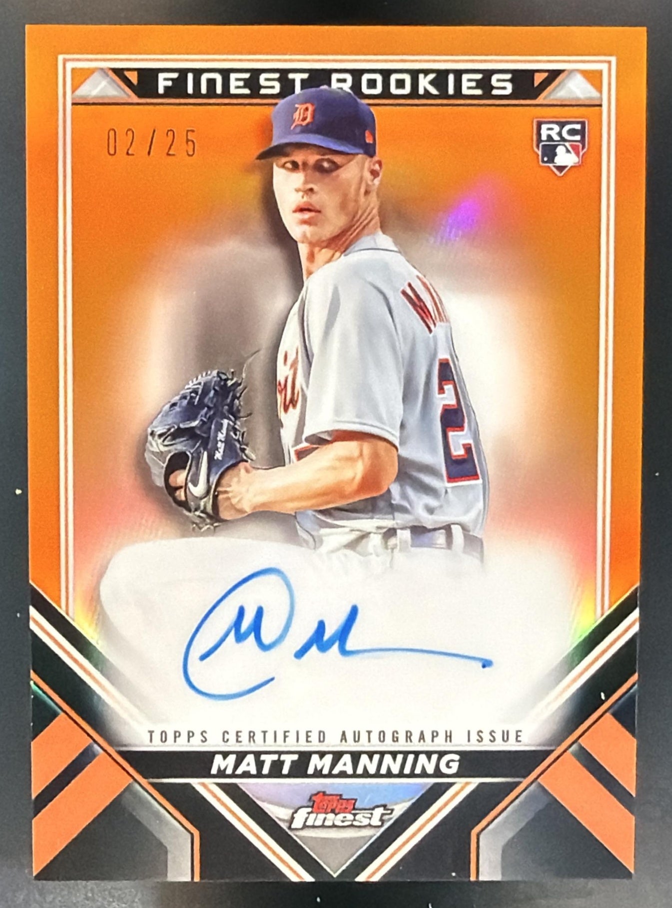 2022 Topps Finest Matt Manning Design Variation Auto Orange Refractor /25 RC — front