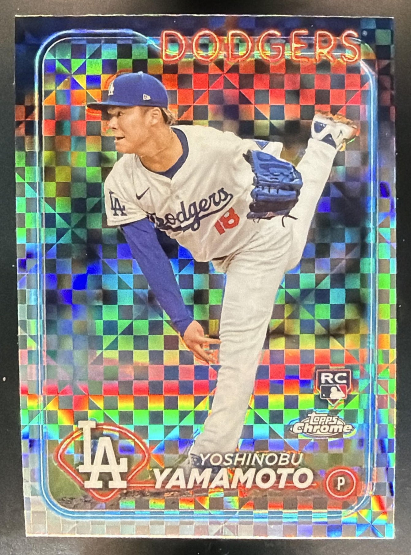 2024 Topps Chrome Yoshinobu Yamamoto #18 X Fractor RC Dodgers — front