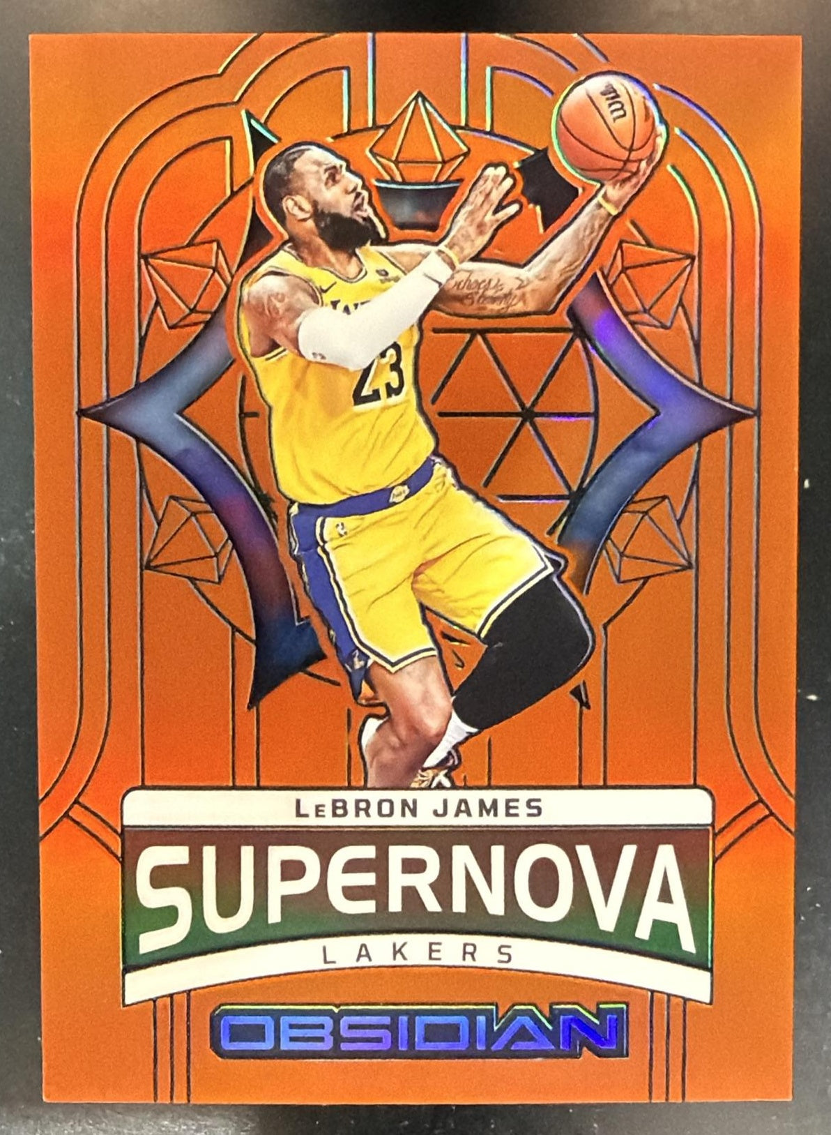 2023 Panini Obsidian LeBron James #8 Supernova Electric Etch Orange Flood /75 — front