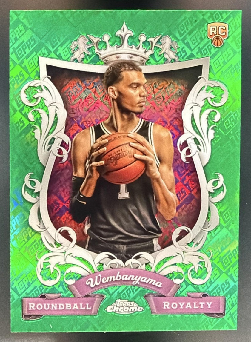 2023 Topps Chrome Victor Wembanyama #RR-26 Roundball Royalty Refractor Green RC — front
