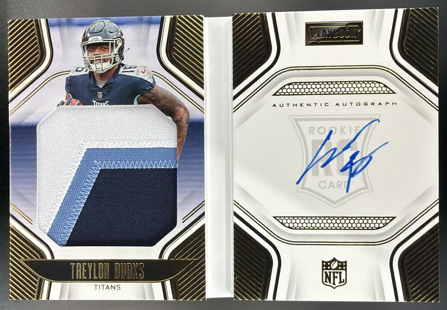 2022 Panini Playbook Treylon Burks #212 Gold 61/99 RC Auto Titans — front