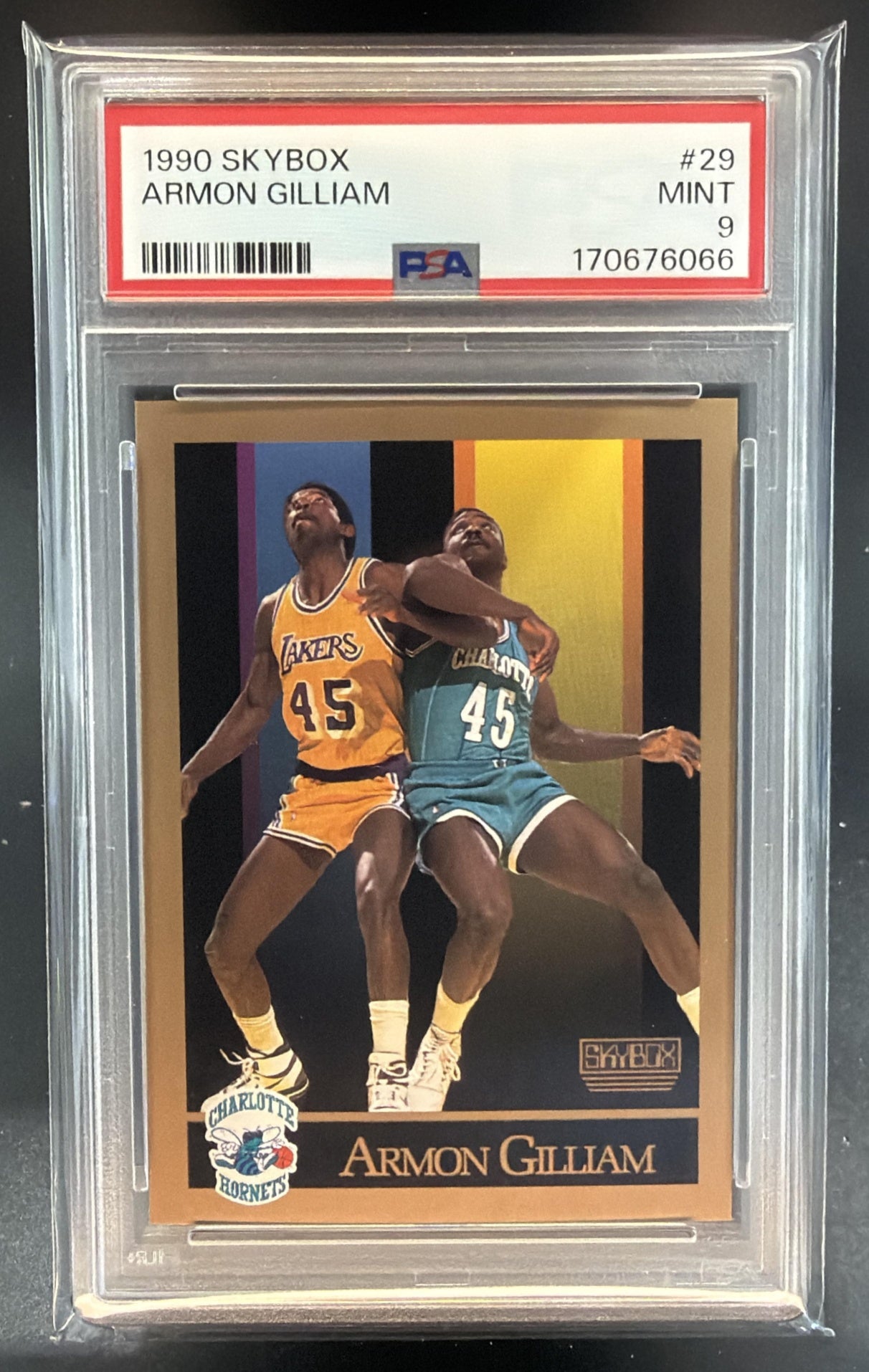 1990-91 Skybox Armon Gilliam #29 Hornets PSA 9 — front