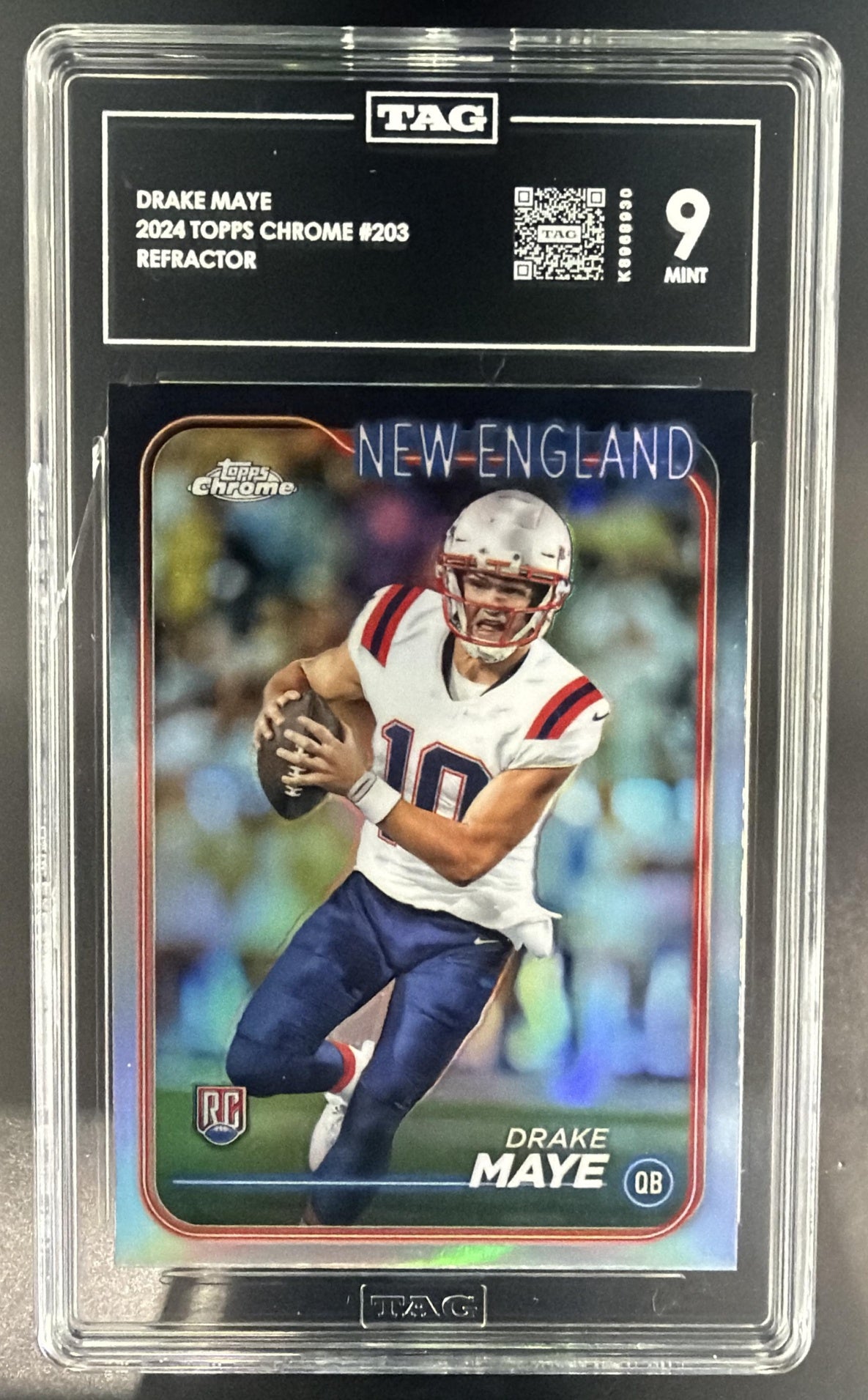 2024 Topps Chrome Drake Maye #203 Refractor RC Patriots TAG 9 — front