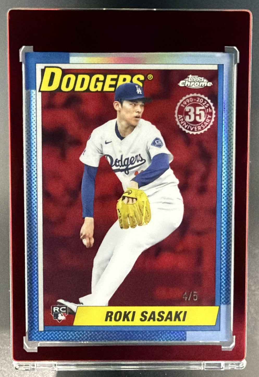 2025 Topps Chrome Update Roki Sasaki #90CU-18 1990 Red Refractor 4/5 RC Dodgers — front