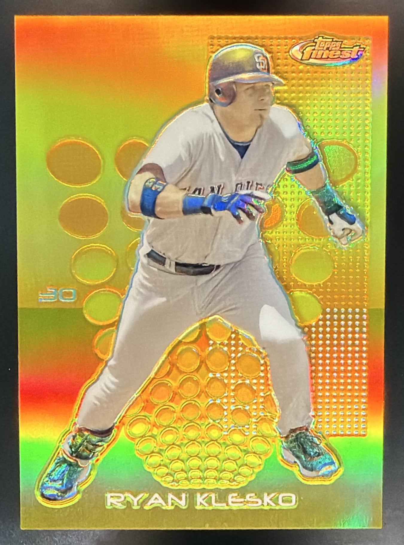 2004 Topps Finest Ryan Klesko #35 Gold Refractor 50/50 Padres — front