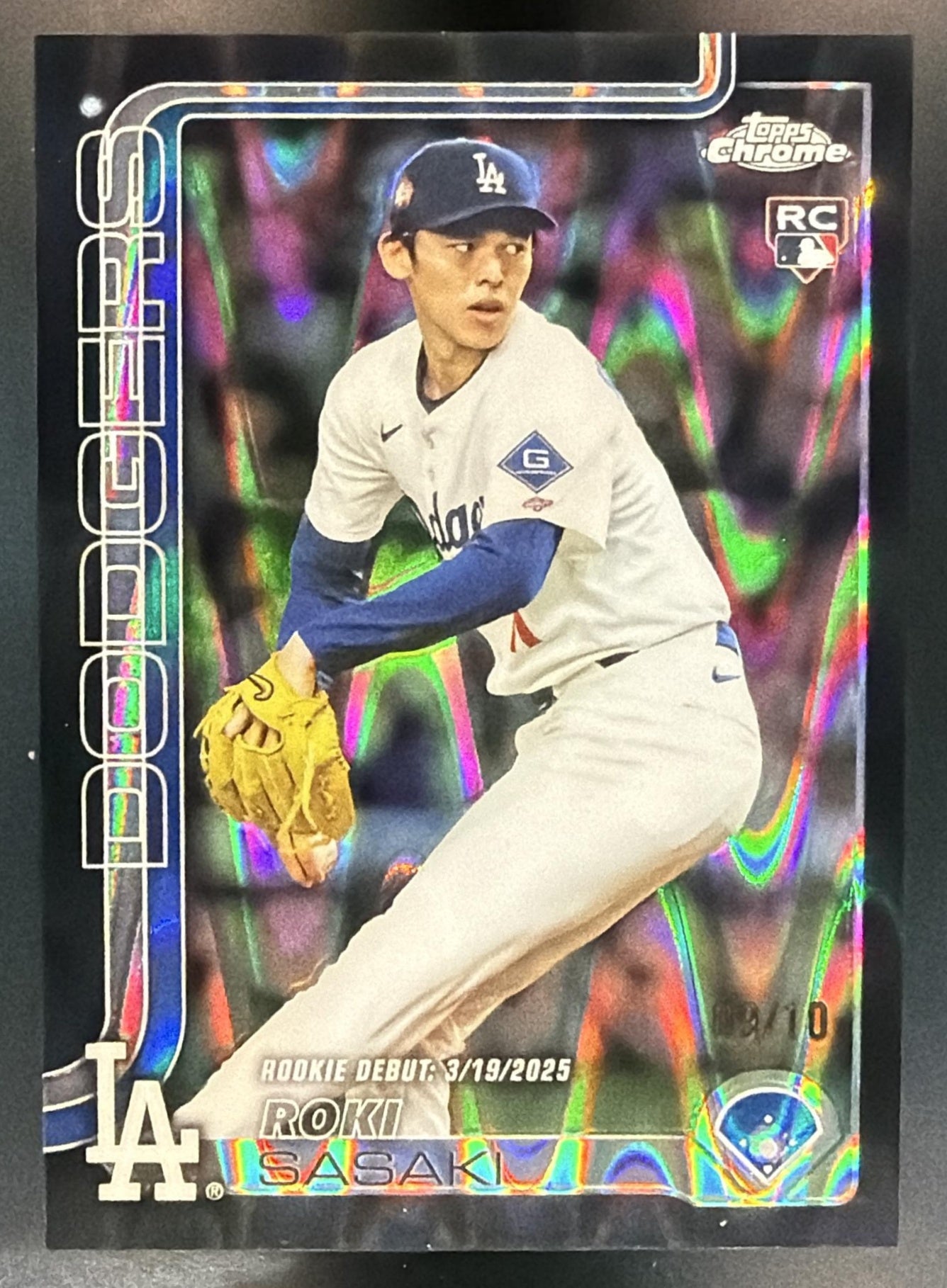 2025 Topps Chrome Update Roki Sasaki #USC73 Black Lava Refractor 9/10 RC Dodgers — front