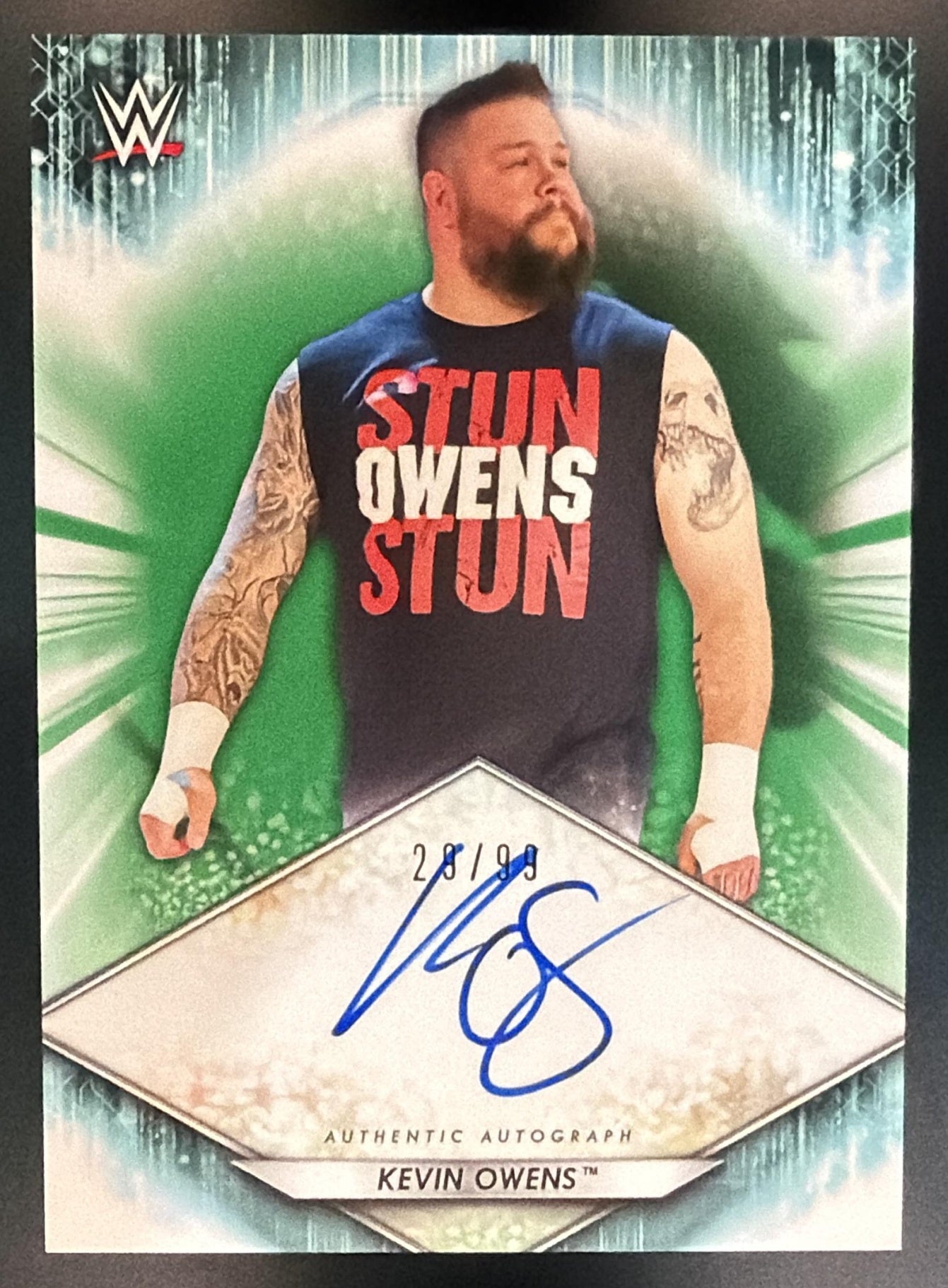 2021 Topps WWE Kevin Owens #A-KO Auto Green 28/99 — front